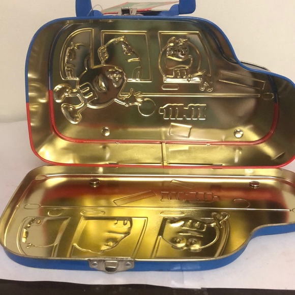 M&M Memorabilia - Picture 7 of 7